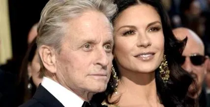 újra zeta-jones