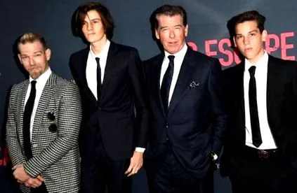tökéletes brosnan