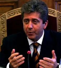 támogatjuk