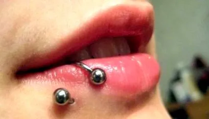 veszélyes piercing
