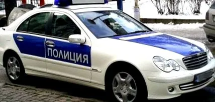 elvágta