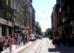 földszinten díjak