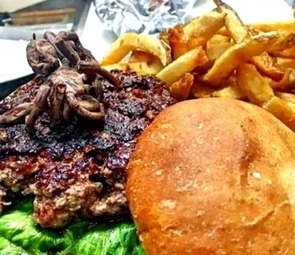tarantulával hamburgerek