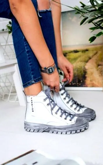 sneaker sneaker