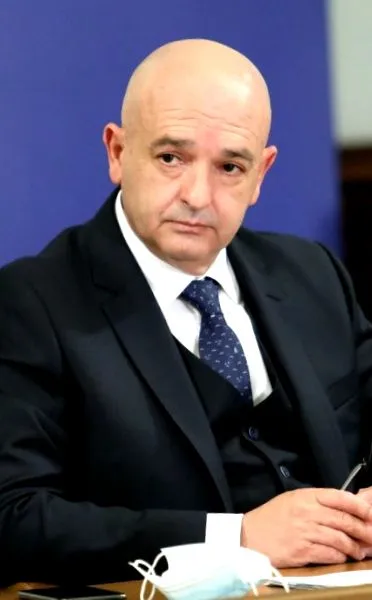 ventsislav feltétlenül