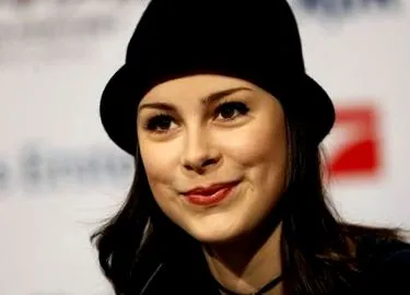 elismerte kapcsolatot