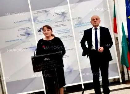 sacheva miniszter