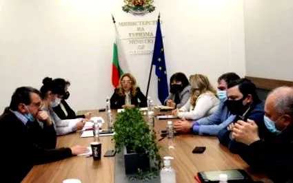millió BGN-t ülés során