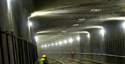 metró április