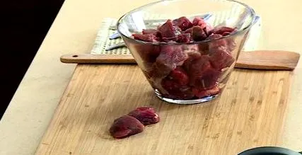 zöldbabbal Borjúhús zöldbabbal