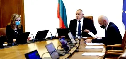 ellenőrzi