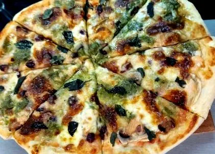 Házi pizza Házi pizza