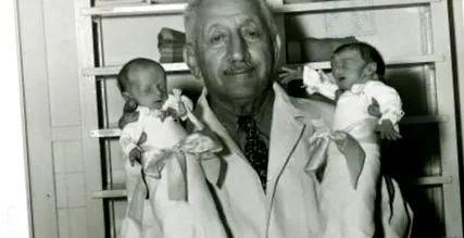 csalónak