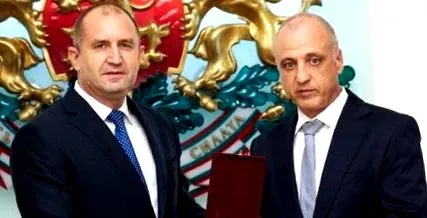 becsülettel méltósággal Emil Tonev