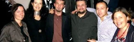 2009 mosolyogva