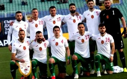 elhalasztották