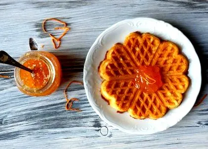 narancslekvár között