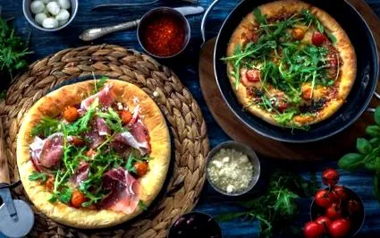 szósszal pizza