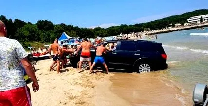 tulajdonosa július