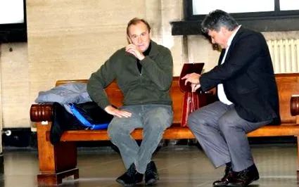 bíróságon