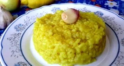 sárga