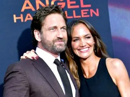 elválnak Gerard Butler