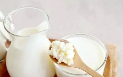 kefir iszik
