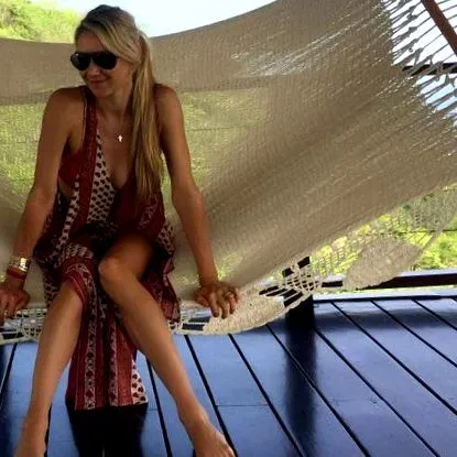 feleségül kournikova