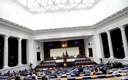 jóváhagyta jóváhagyta