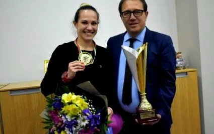 elhozta stanimira
