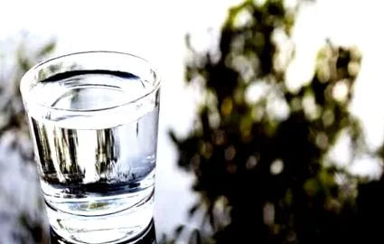 вода