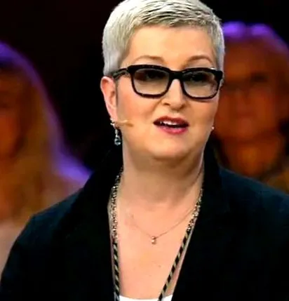 устинова откри