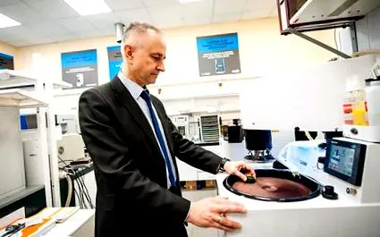 людей надмірною