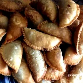 холі