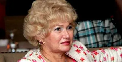 нарусова