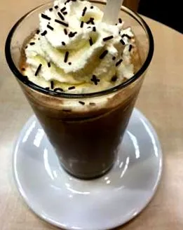 готує