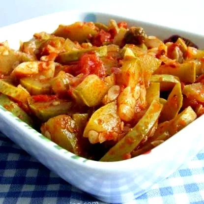 помідорами