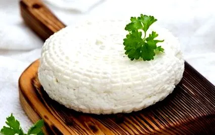 білому