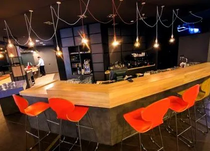 restaurant center