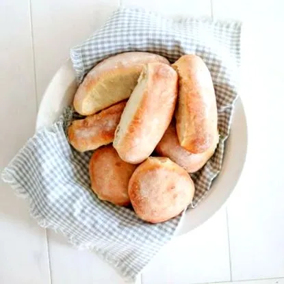 білі