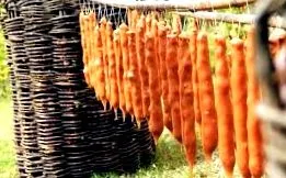 продуктом