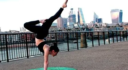 yogalondon пози