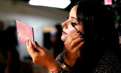 alizée співпрацює