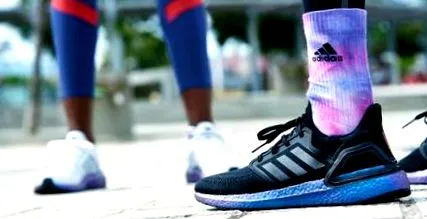 срещу adidas