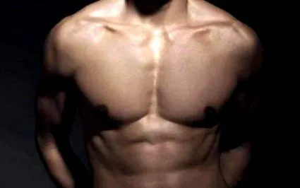 pseudogynecomastia
