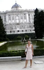 prezintă