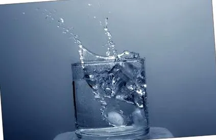 вода