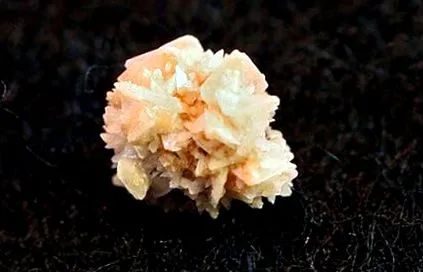 калций