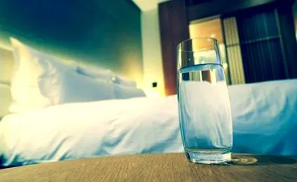 вода