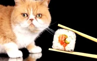 които